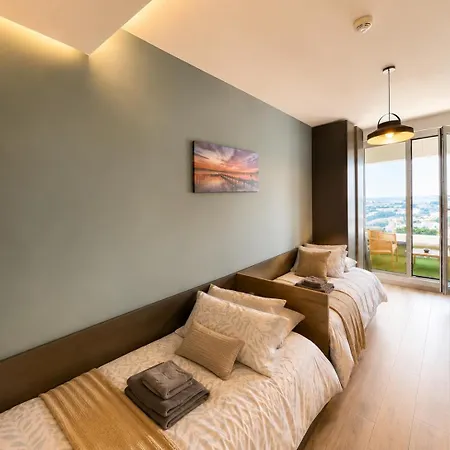 Apartment 32nd Floor Sky View Pool Gym Free Parking *