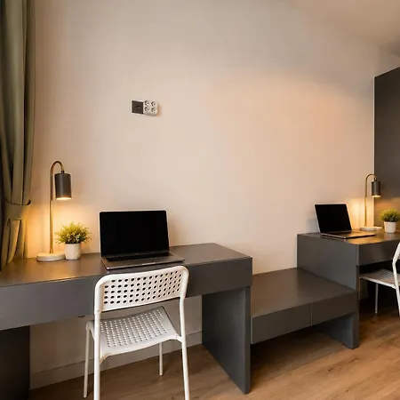 32nd Floor Sky View Pool Gym Free Parking Apartment *