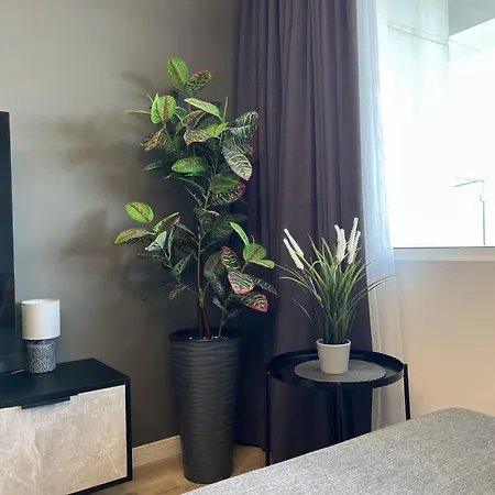 32nd Floor Sky View Pool Gym Free Parking Apartment *