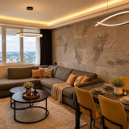 Apartment 32nd Floor Sky View Pool Gym Free Parking *