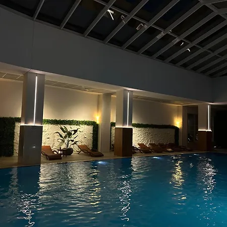 32nd Floor Sky View Pool Gym Free Parking